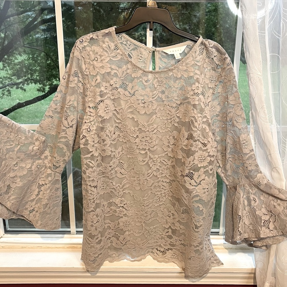 Woman’s large 3/4 sleeve lace blouse